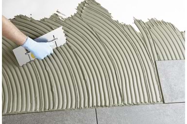 Fayans Yapıştırıcısı Seçerken Nelere Dikkat Edilmeli? Ustaların Tercih Ettiği 2026 Tavsiyeleri