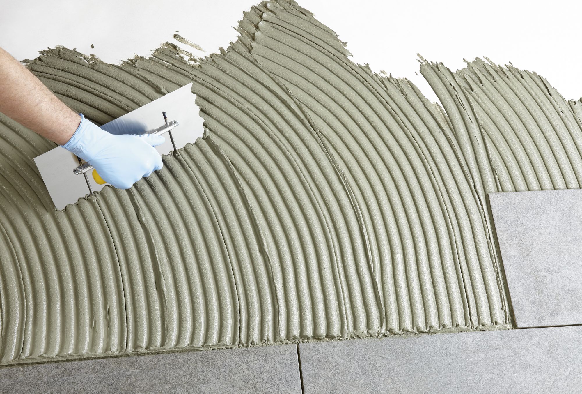 Fayans Yapıştırıcısı Seçerken Nelere Dikkat Edilmeli? Ustaların Tercih Ettiği 2026 Tavsiyeleri